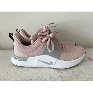 Like New - Nike Women's In-Season TR 9 Training Shoes in Mauve/Grey